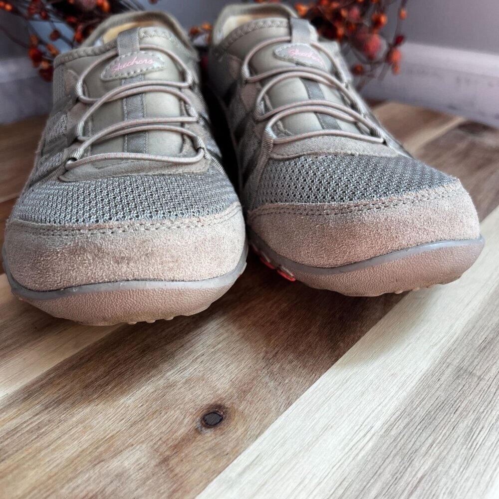 SKECHERS Womens 22463 Slip On Casual Comfort Active Shoe Sz 9.5 Taupe Suede - Picture 2 of 12